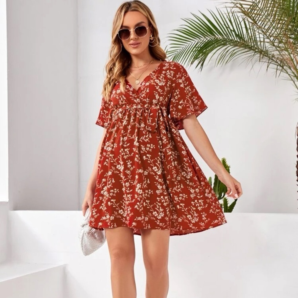 SHEIN Maternity Rust Orange Floral Print Surplice V Neck Short Sleeve Mini Dress